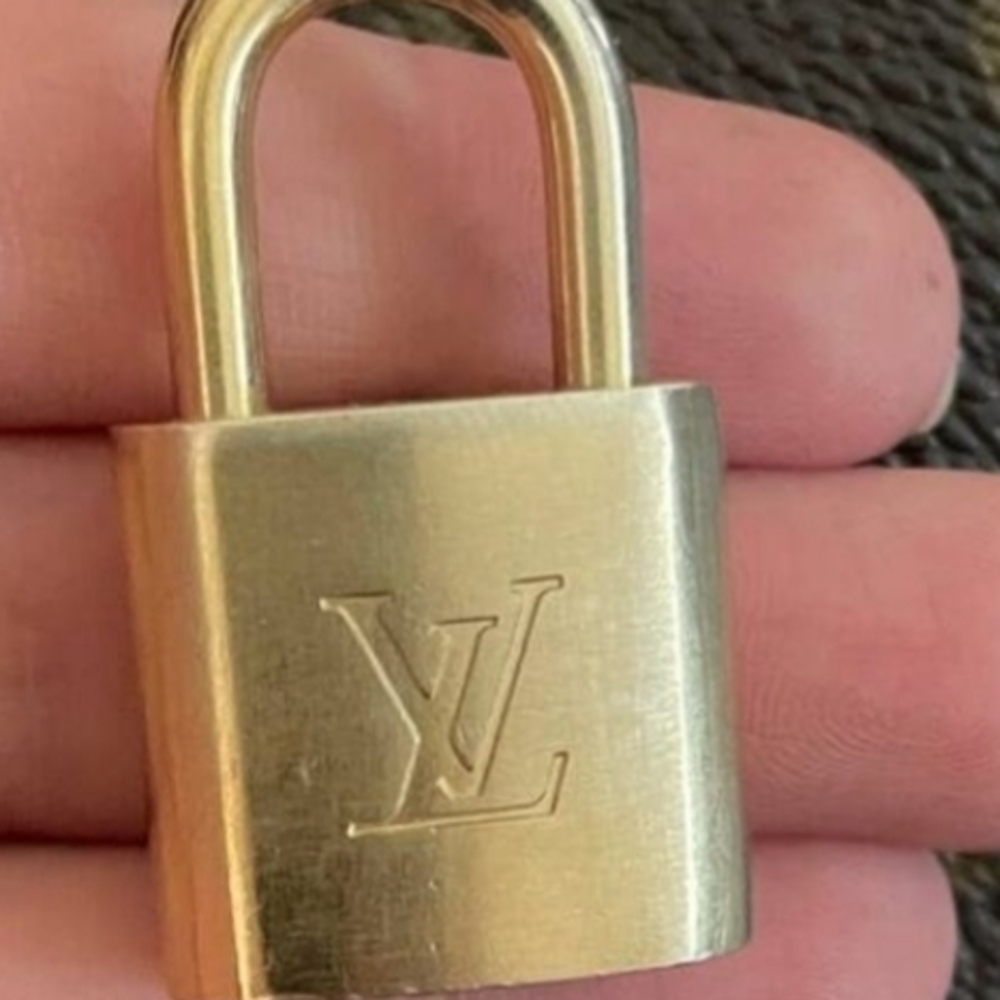Louis Vuitton Luxurious Gold-Authentic Brass Luggage Lock